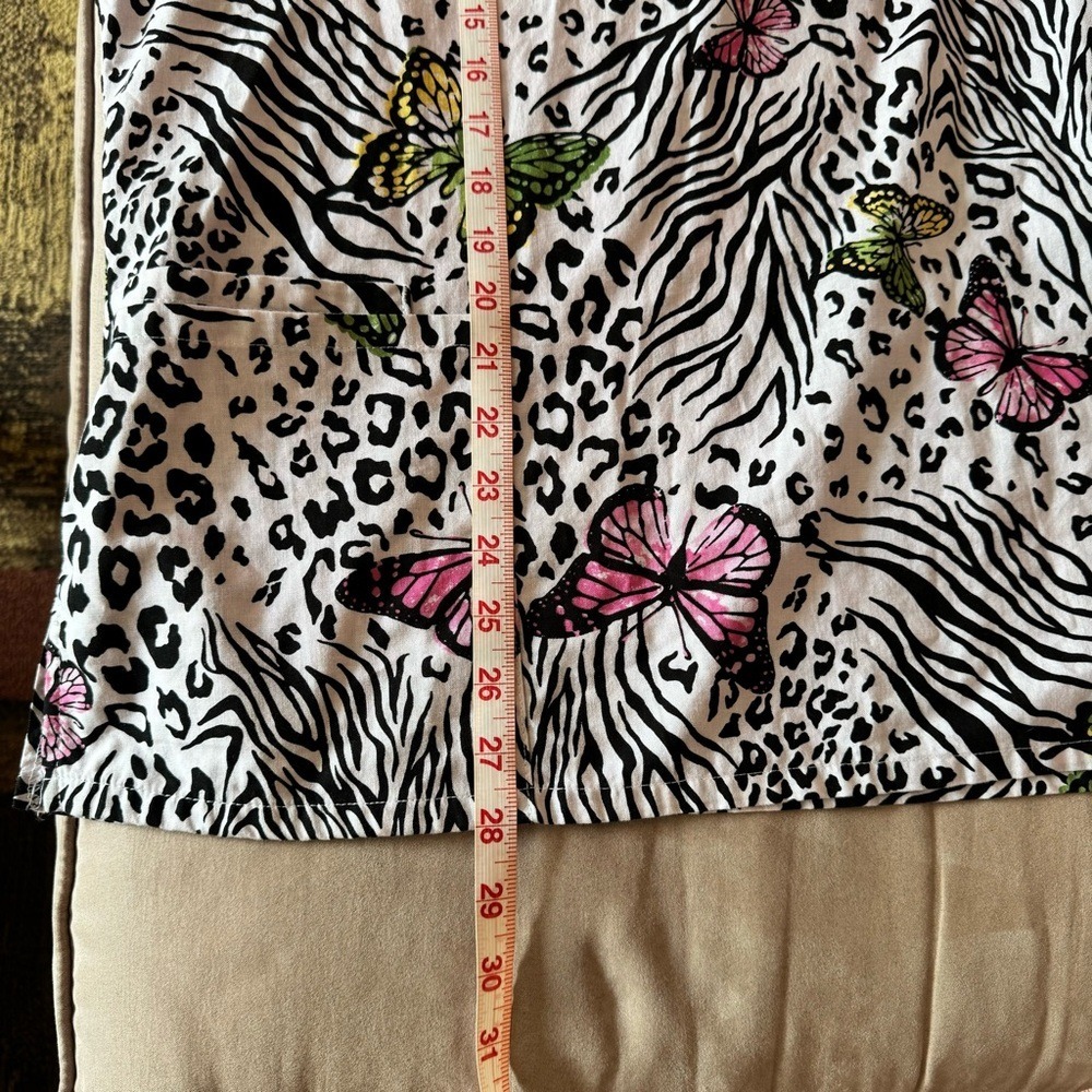Women's Medical  Scrub. Animal Print W/Multicolored Butterflies. 2XL. - Picture 5 of 6